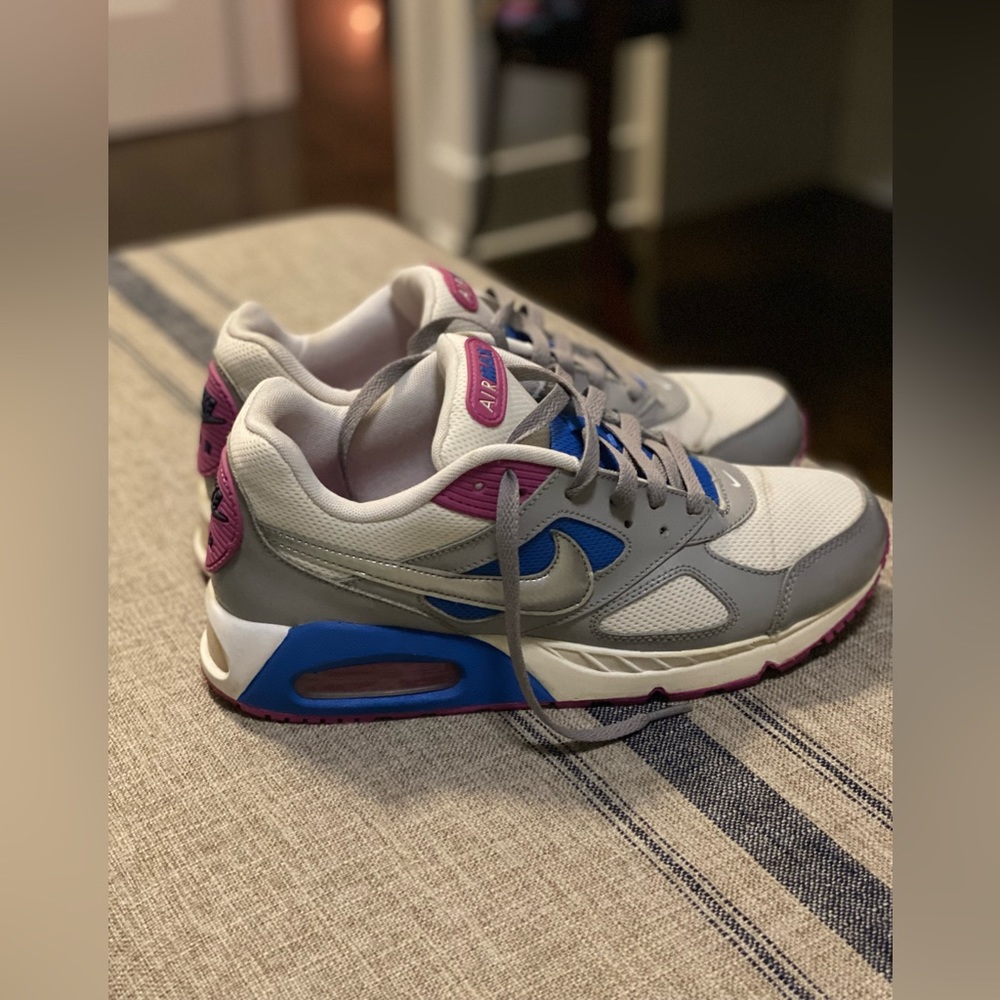 Nike air max sneakers, size 10